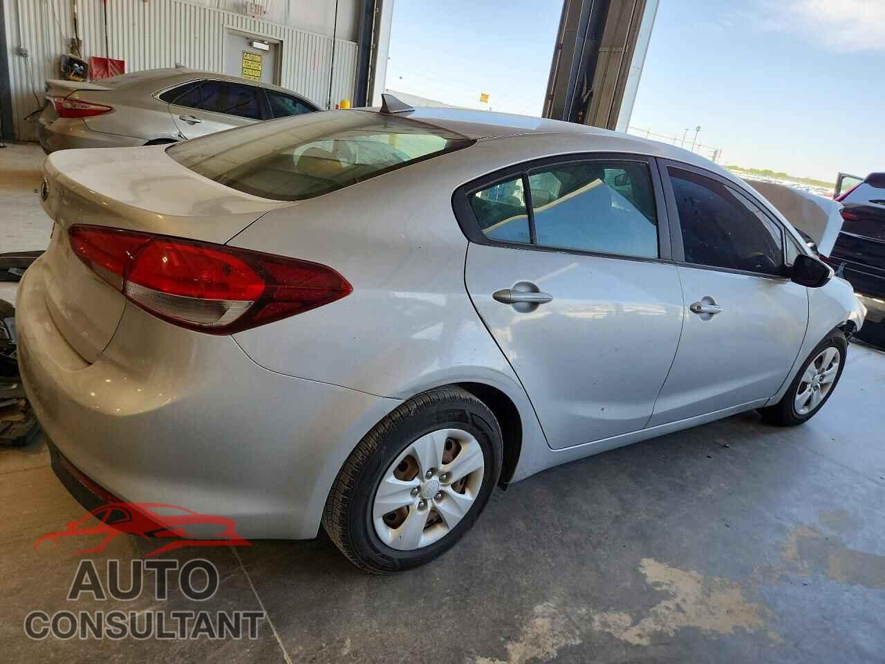 KIA FORTE 2017 - 3KPFK4A77HE041204