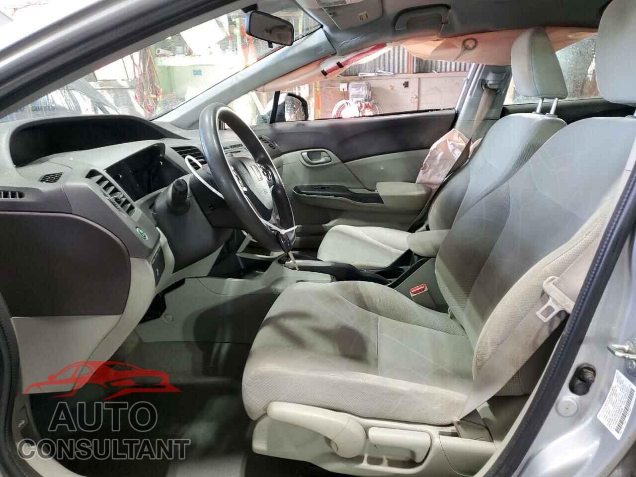 HONDA CIVIC 2012 - 2HGFB2F52CH584986