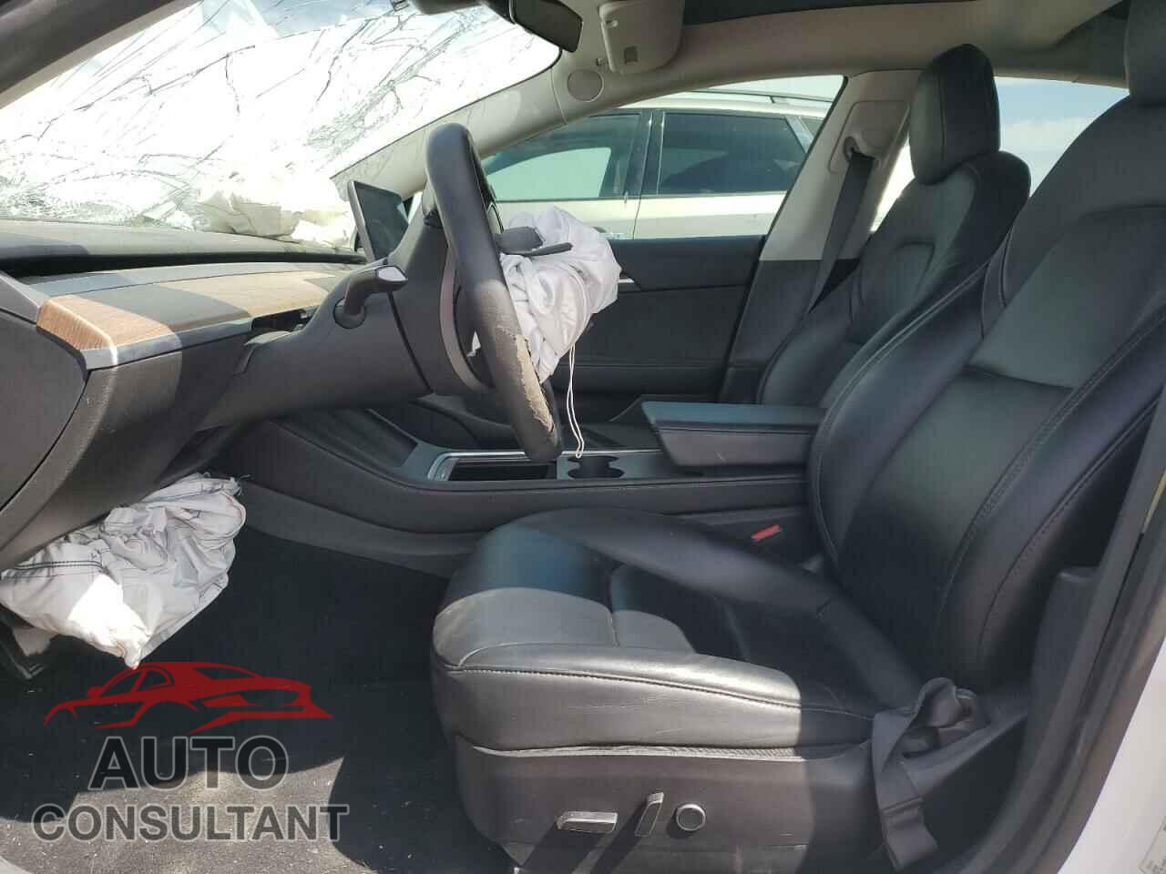 TESLA MODEL 3 2021 - 5YJ3E1EA5MF100477