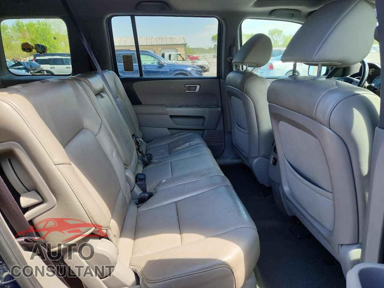 HONDA PILOT 2015 - 5FNYF4H53FB044108