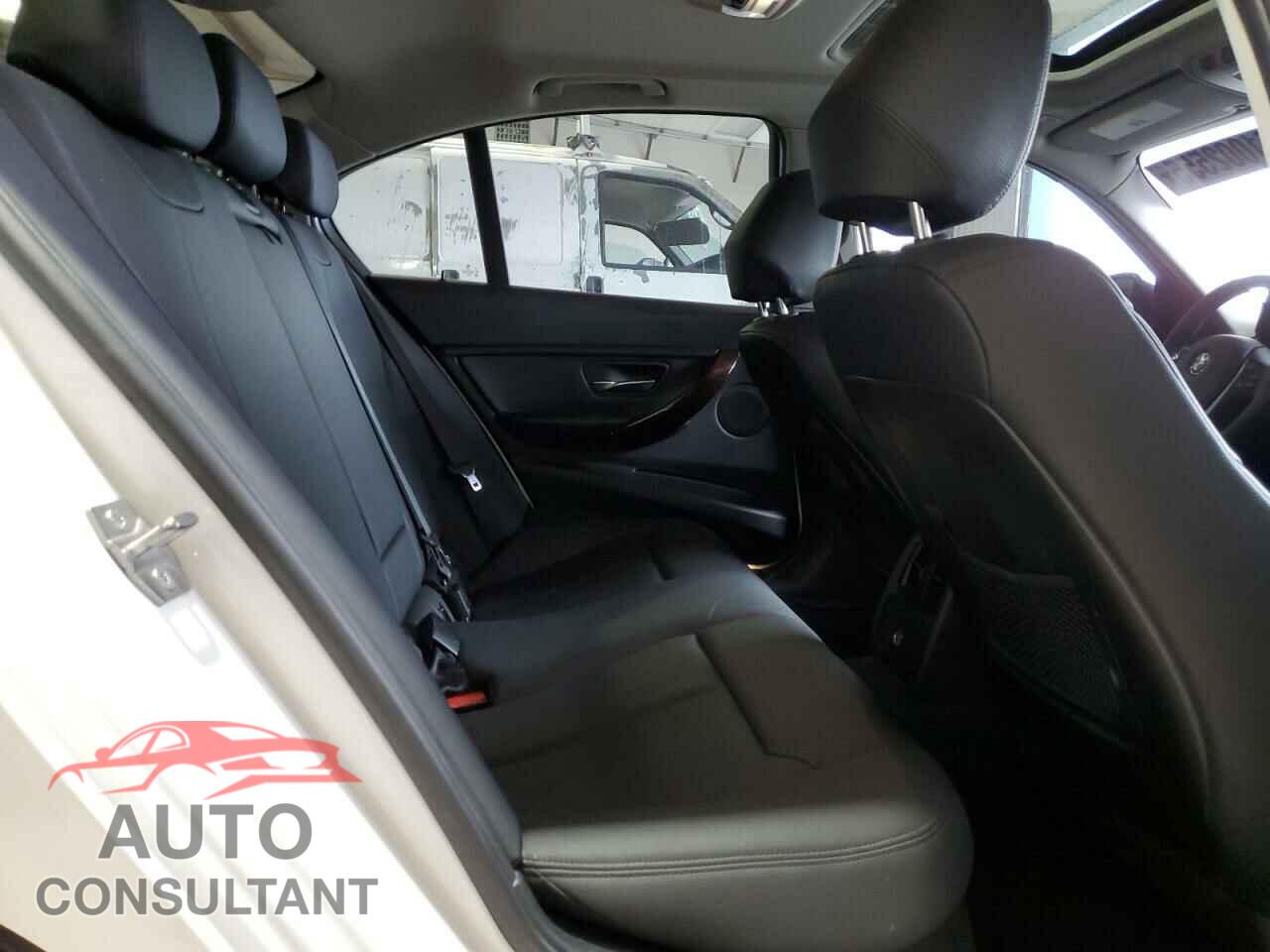 BMW 3 SERIES 2015 - WBA3B3C58FJ985115