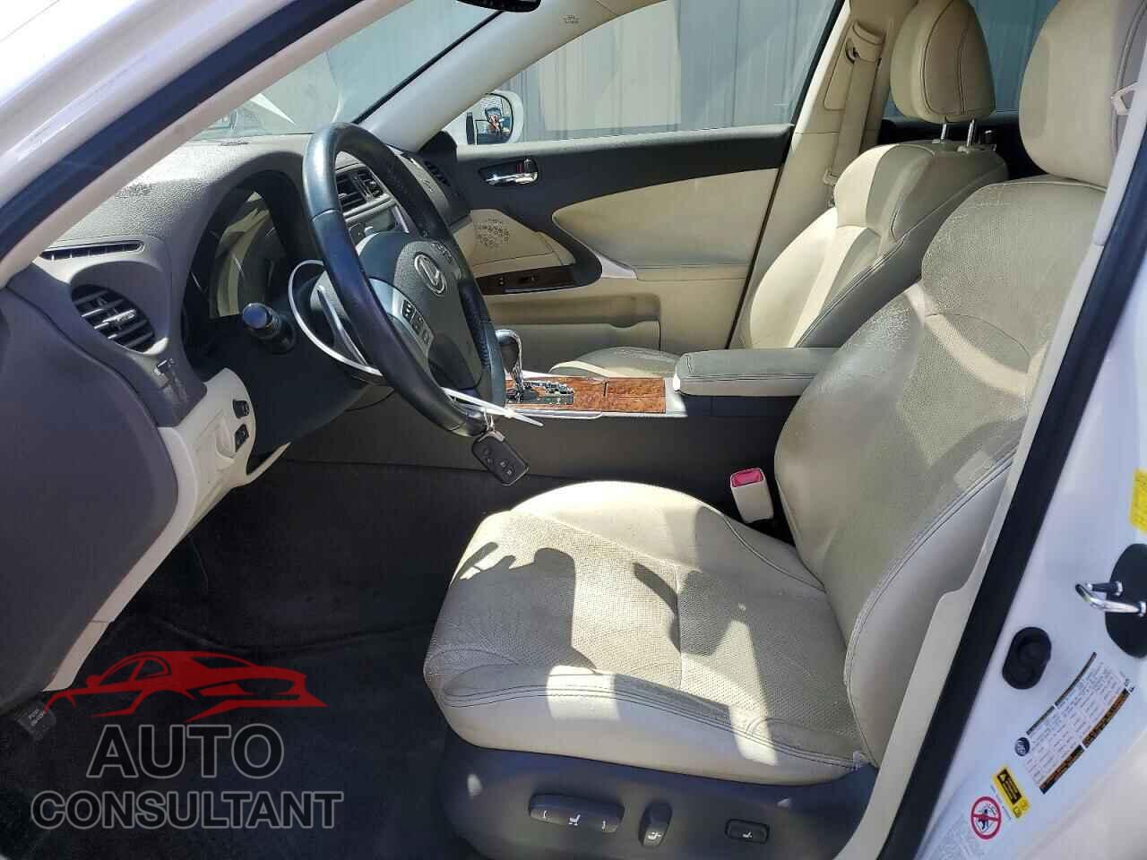 LEXUS IS 2011 - JTHBF5C2XB5139946