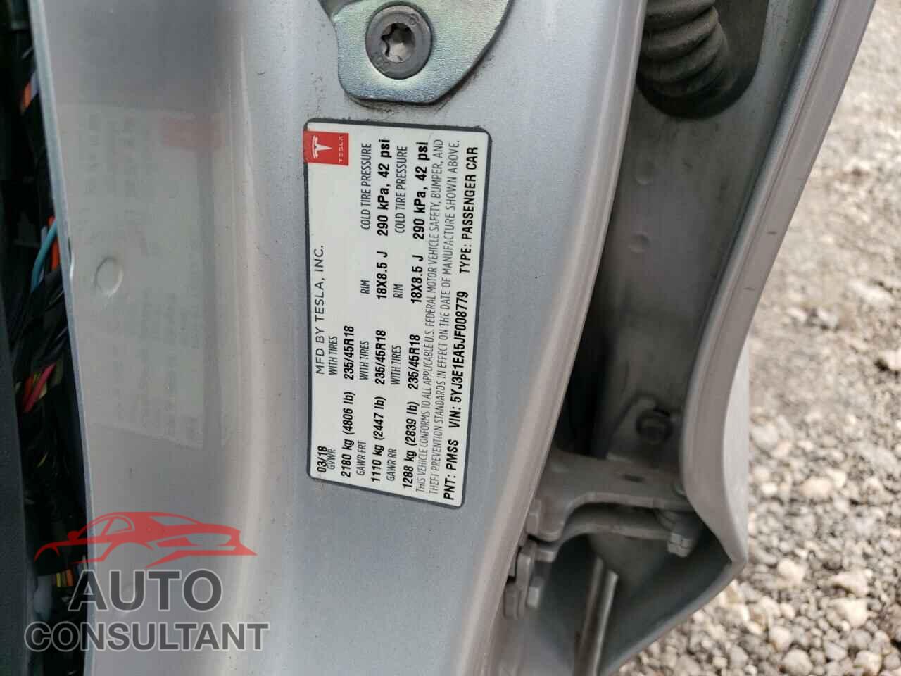 TESLA MODEL 3 2018 - 5YJ3E1EA5JF008779