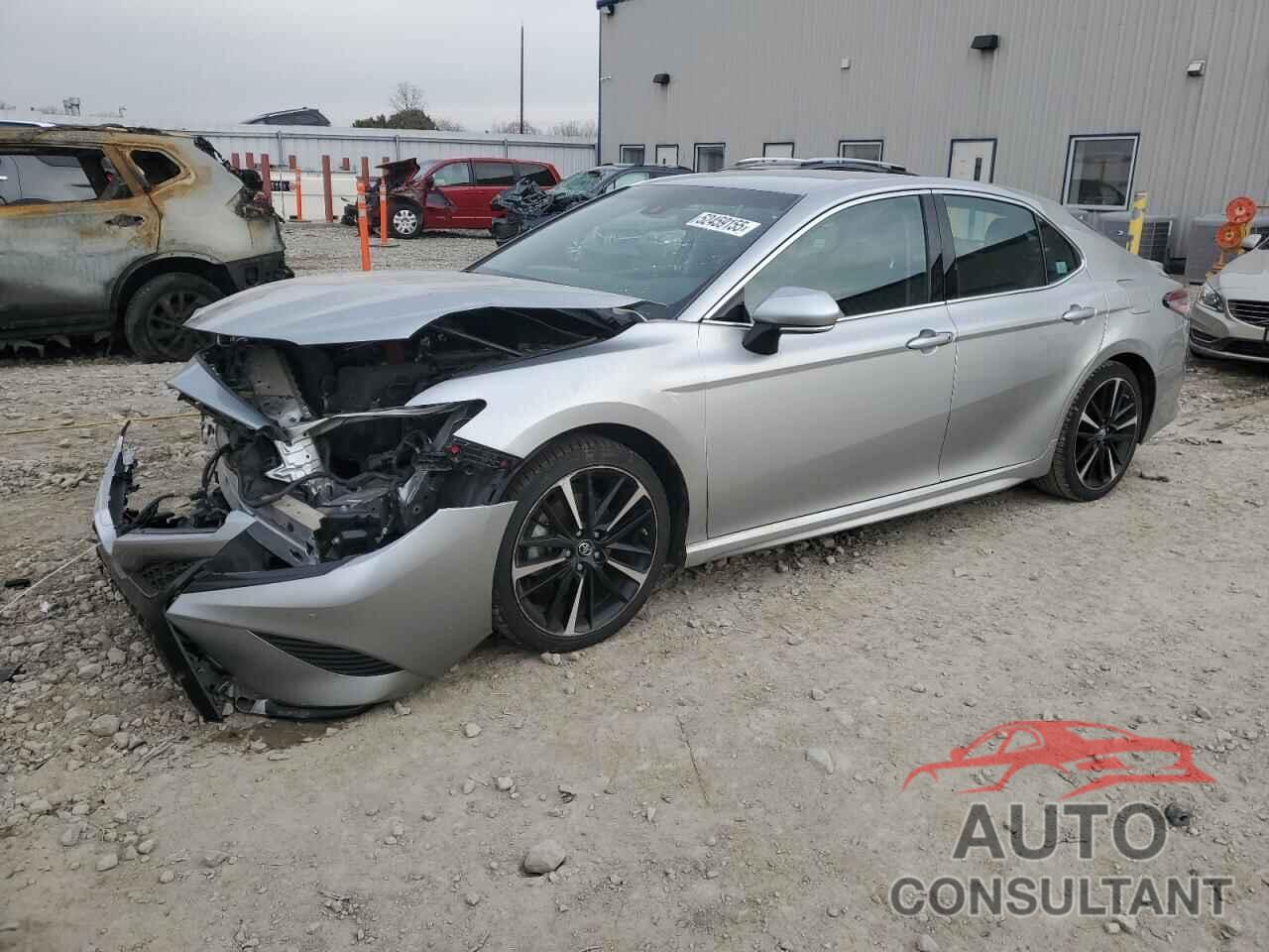 TOYOTA CAMRY 2018 - 4T1B61HK6JU011433