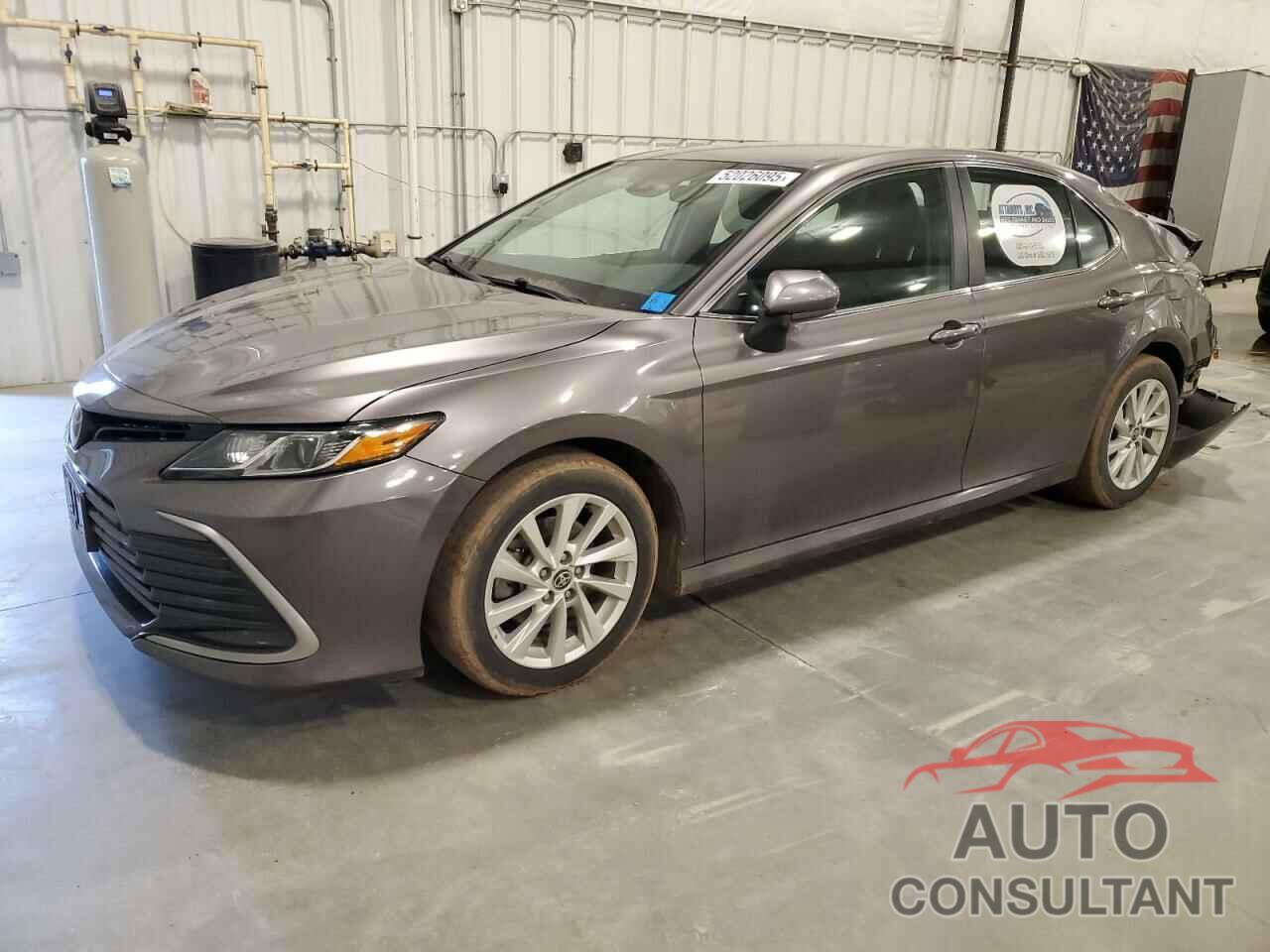 TOYOTA CAMRY 2022 - 4T1C11AK3NU665387