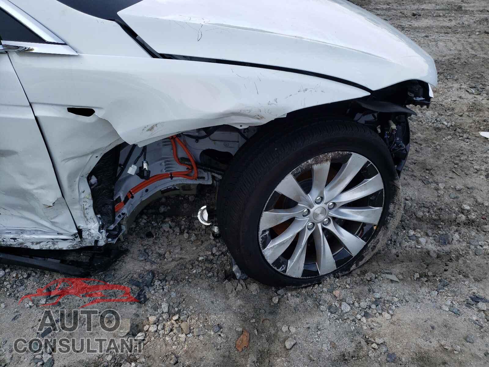 TESLA MODEL X 2020 - 5YJXCDE2XLF263903