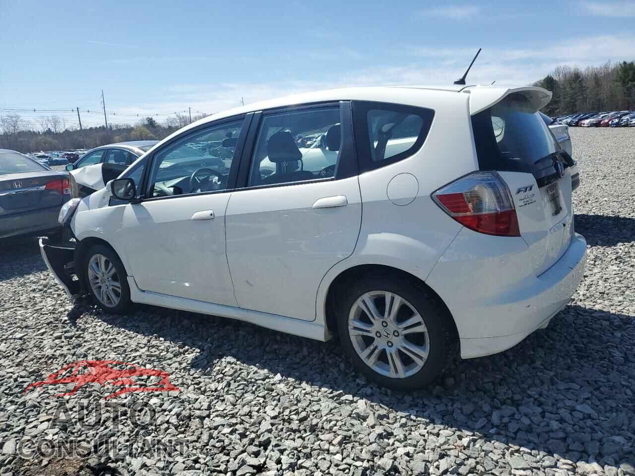 HONDA FIT 2011 - JHMGE8H56BC027184