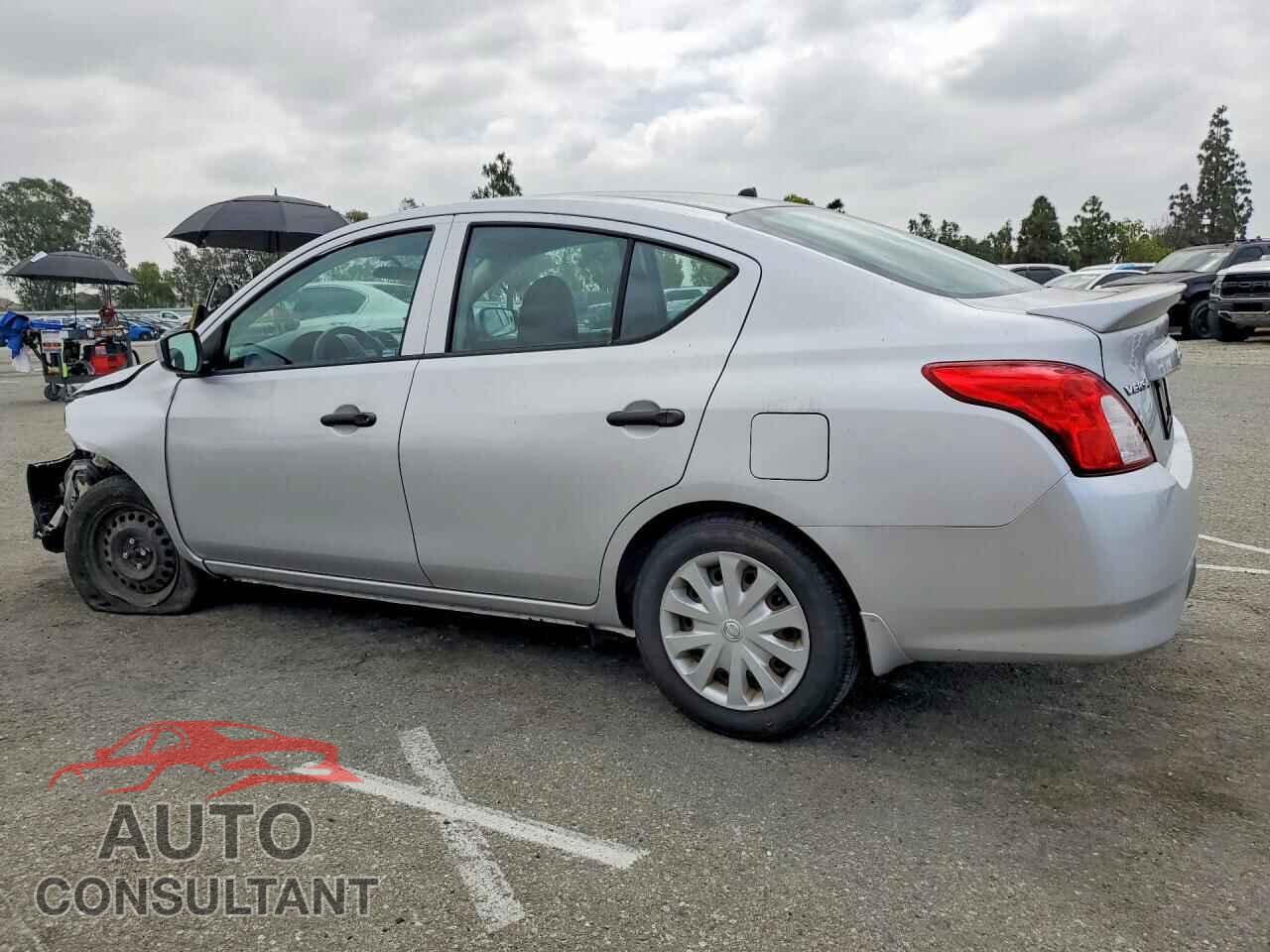 NISSAN VERSA 2017 - 3N1CN7AP3HL882169