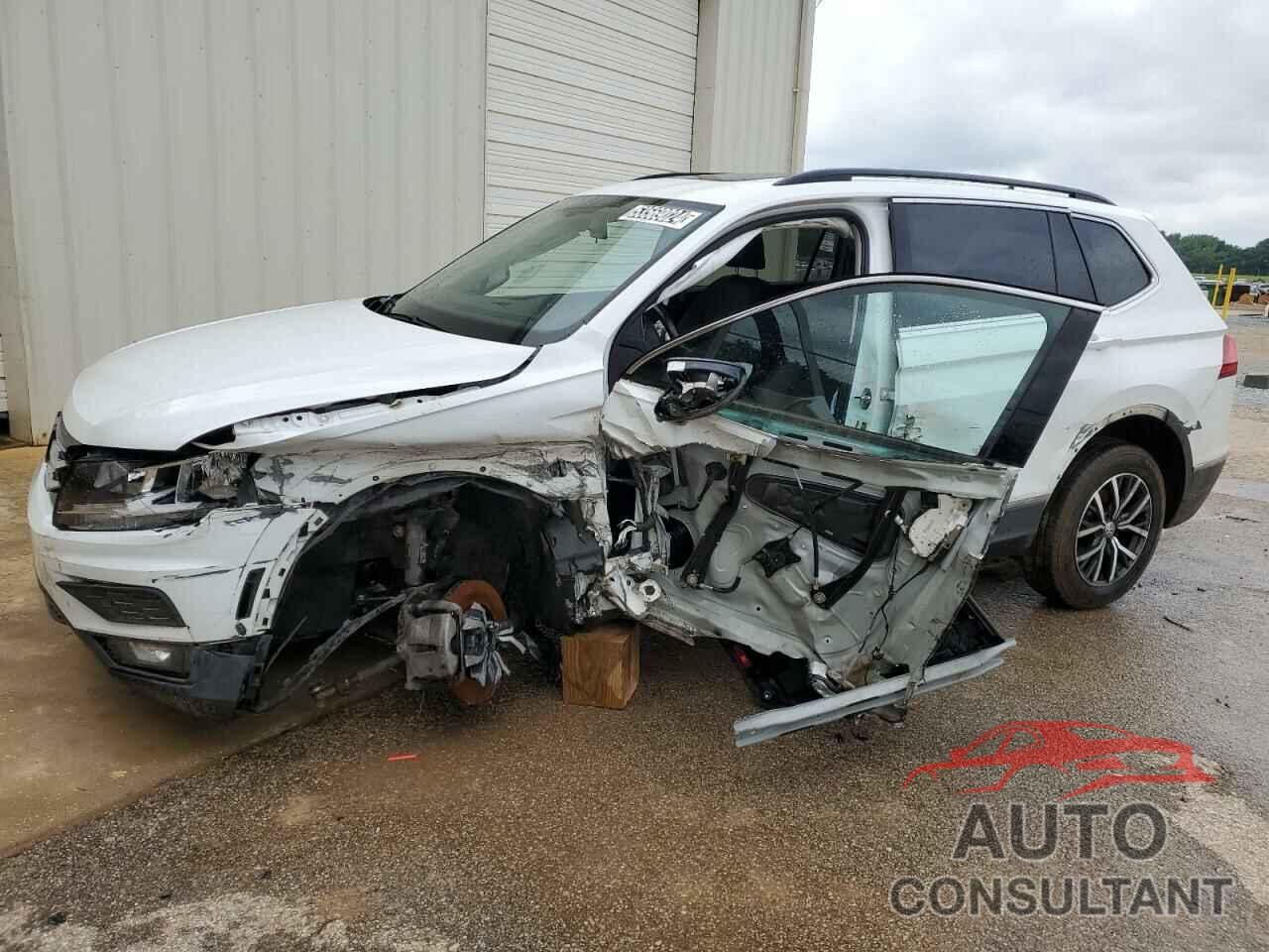 VOLKSWAGEN TIGUAN 2018 - 3VV3B7AX6JM033158