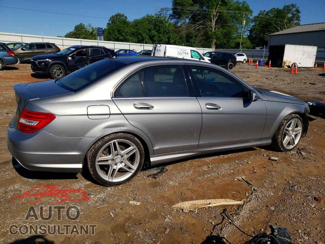 MERCEDES-BENZ C-CLASS 2013 - WDDGF4HB3DA848762