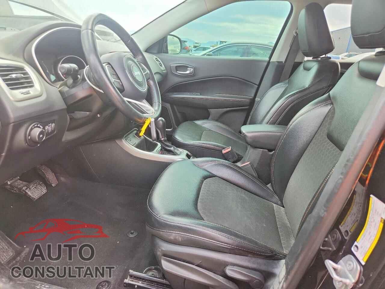 JEEP COMPASS 2018 - 3C4NJCBB2JT461756