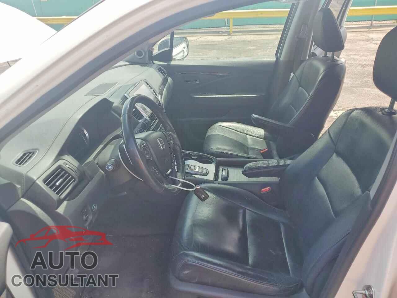 HONDA PILOT 2017 - 5FNYF6H97HB085911