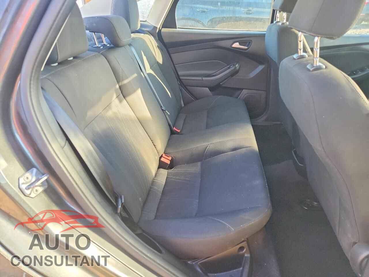 FORD FOCUS 2016 - 1FADP3F21GL392430