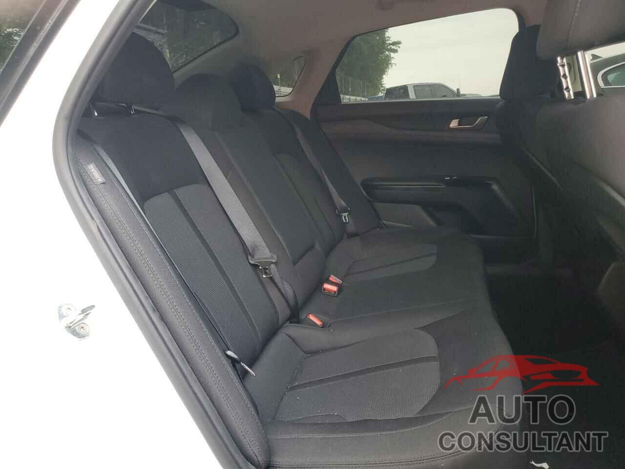 KIA K5 2023 - 5XXG14J26PG199230