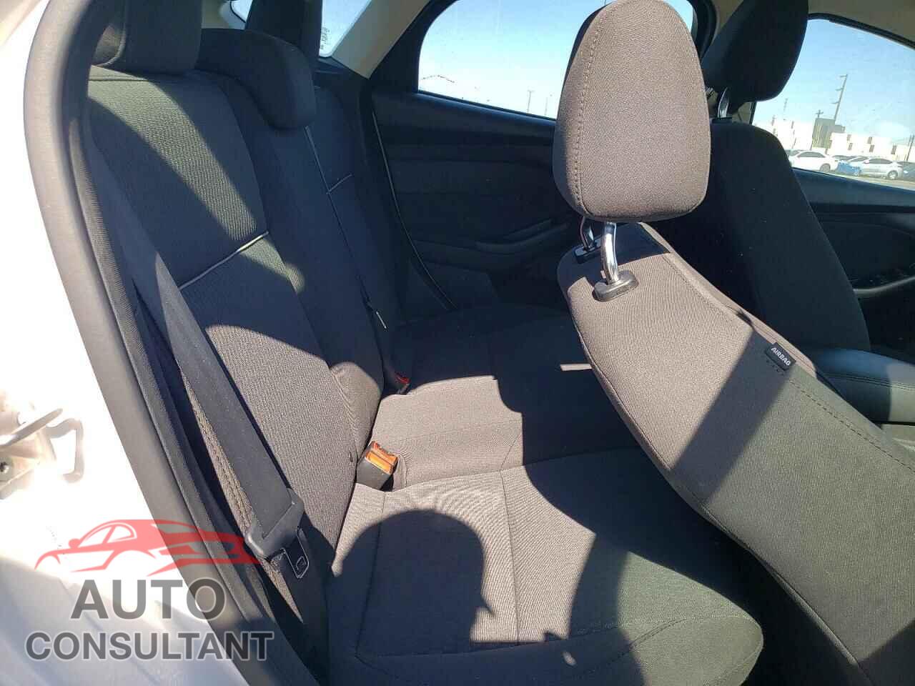 FORD FOCUS 2012 - 1FAHP3M22CL257679