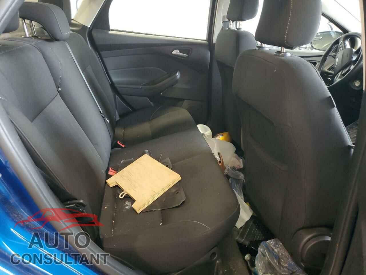 FORD FOCUS 2018 - 1FADP3FE2JL332464