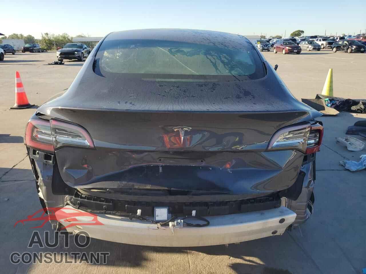TESLA MODEL 3 2021 - 5YJ3E1EA8MF976413