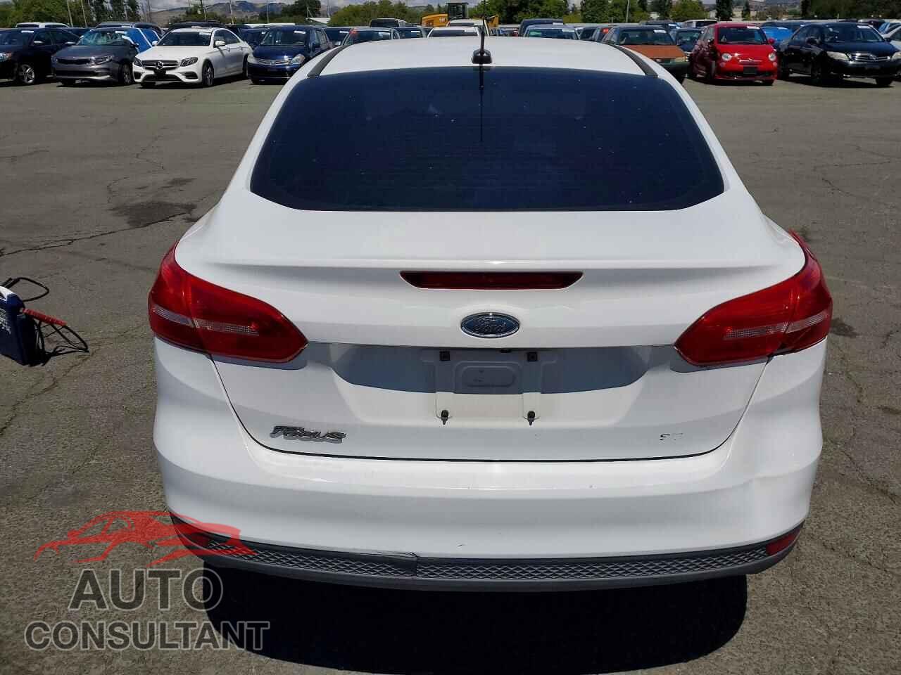 FORD FOCUS 2015 - 1FADP3F28FL263664