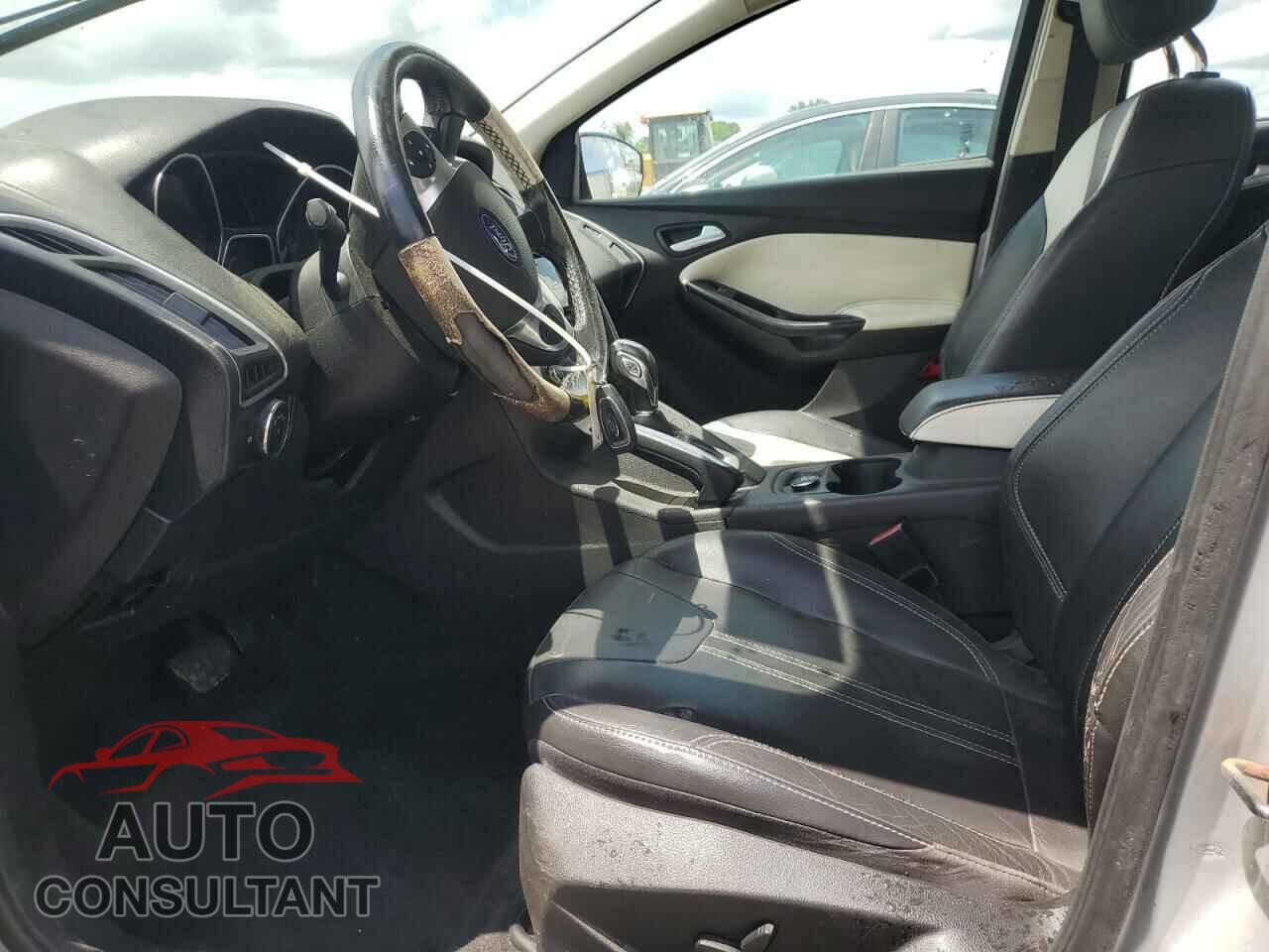FORD FOCUS 2012 - 1FAHP3N22CL219643