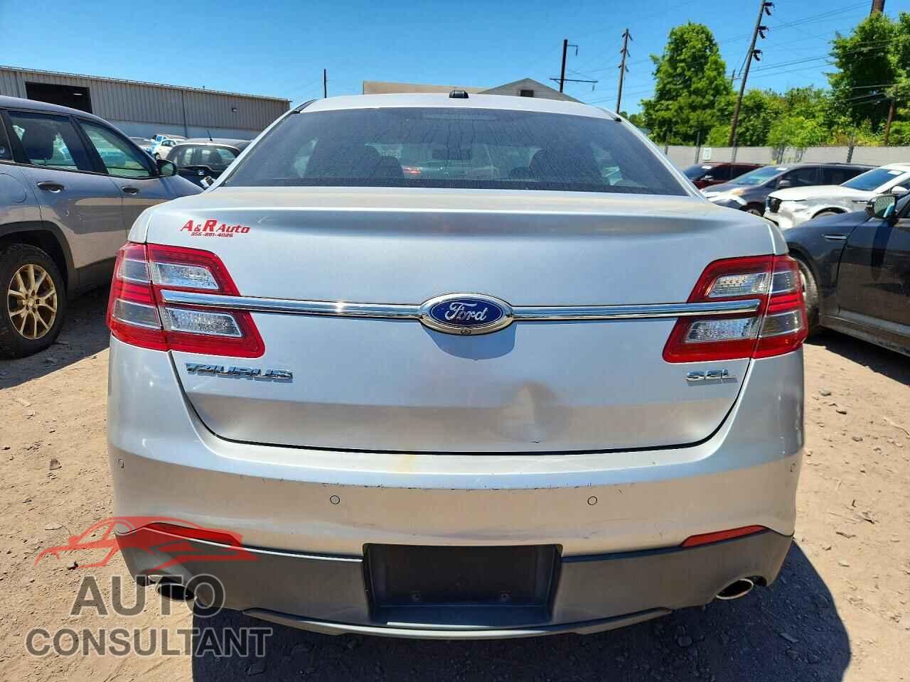 FORD TAURUS 2015 - 1FAHP2E85FG123601