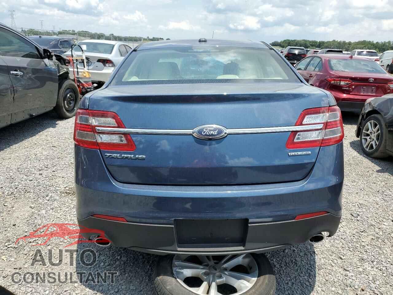 FORD TAURUS 2018 - 1FAHP2D82JG129446