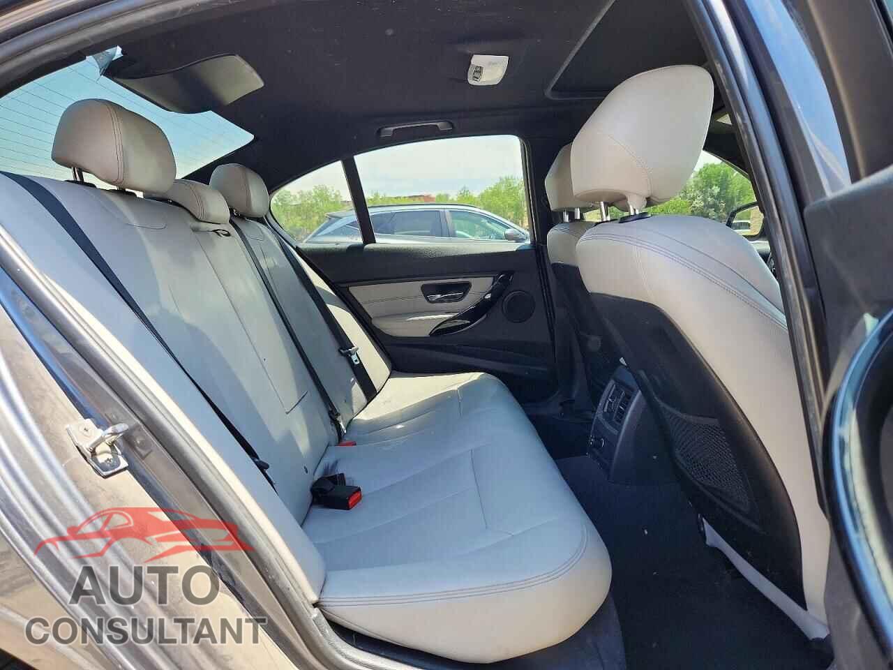 BMW 3 SERIES 2012 - WBA3C1C59CF430089