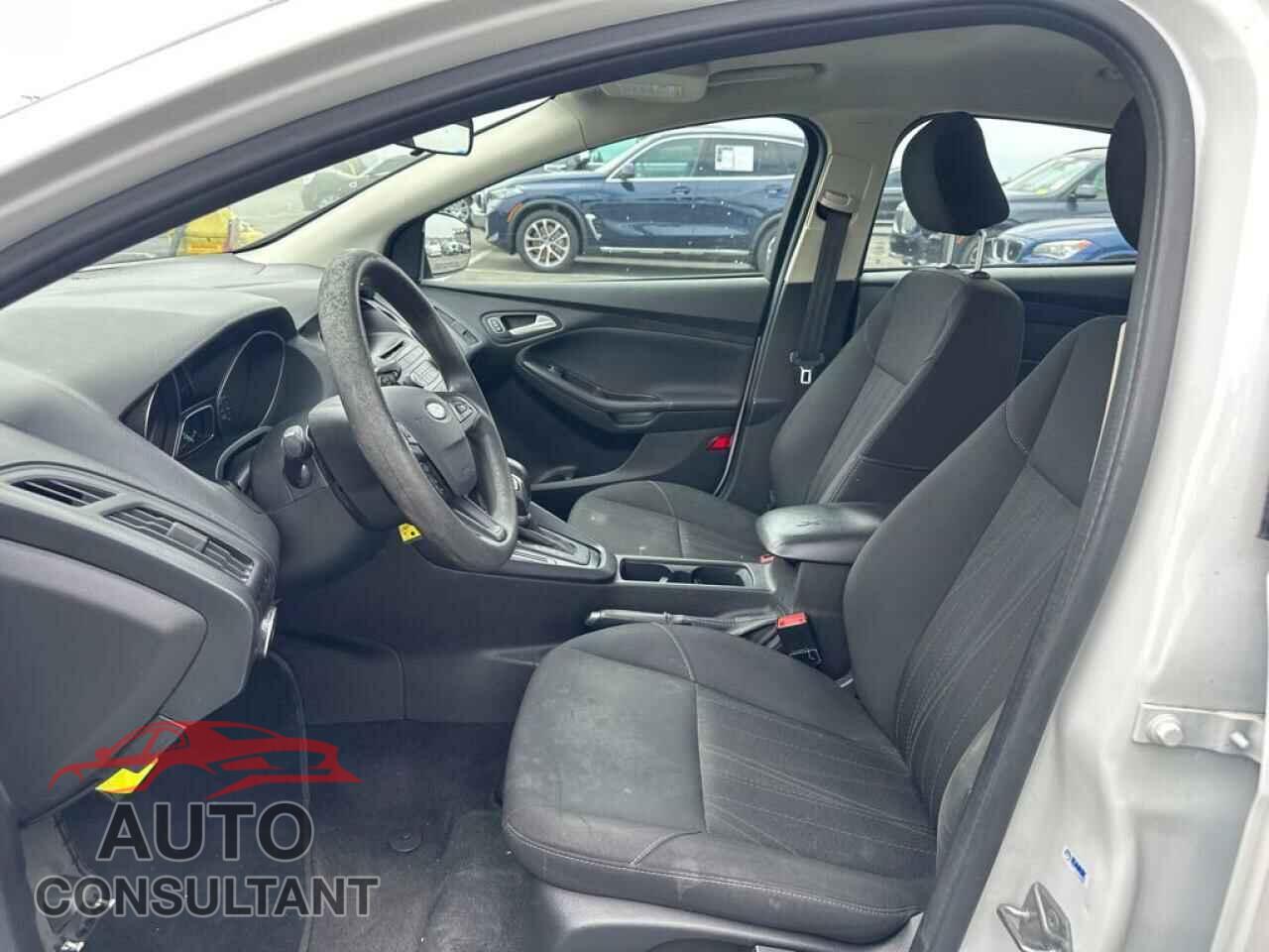 FORD FOCUS 2017 - 1FADP3F24HL271585