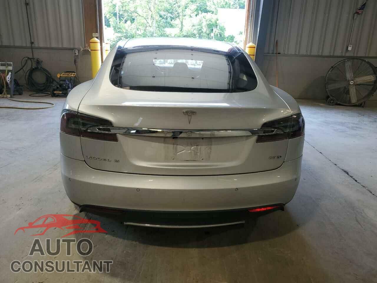 TESLA MODEL S 2015 - 5YJSA1H27FF090291