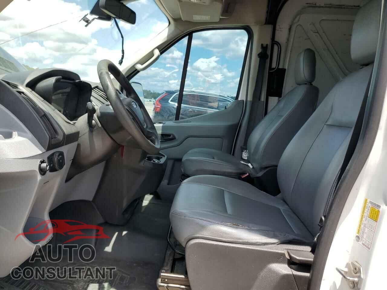 FORD TRANSIT 2019 - 1FTYR2CM1KKA09221