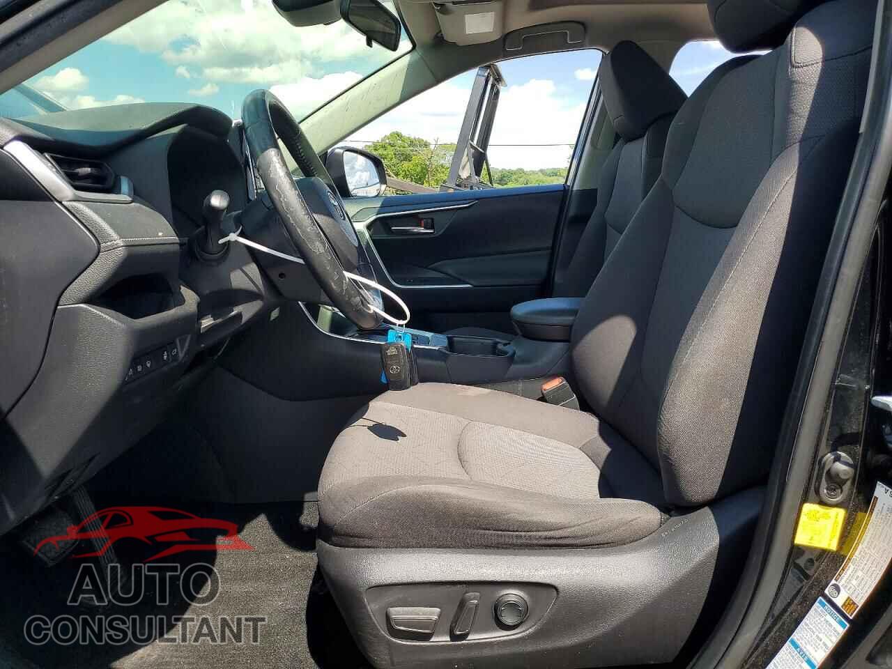 TOYOTA RAV4 2019 - JTMP1RFV5KD007878