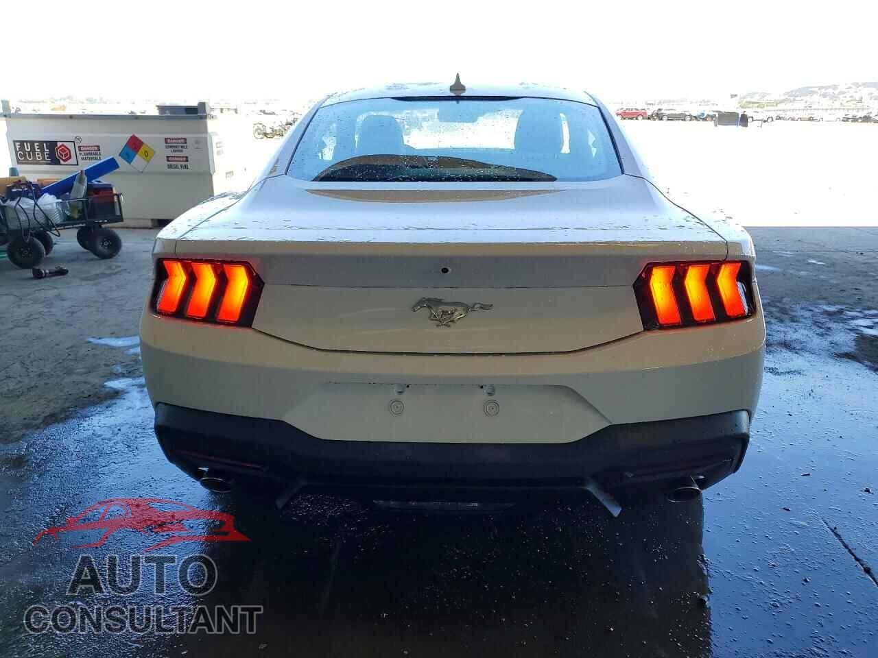 FORD MUSTANG 2026 - 1FA6P8THXT5121668