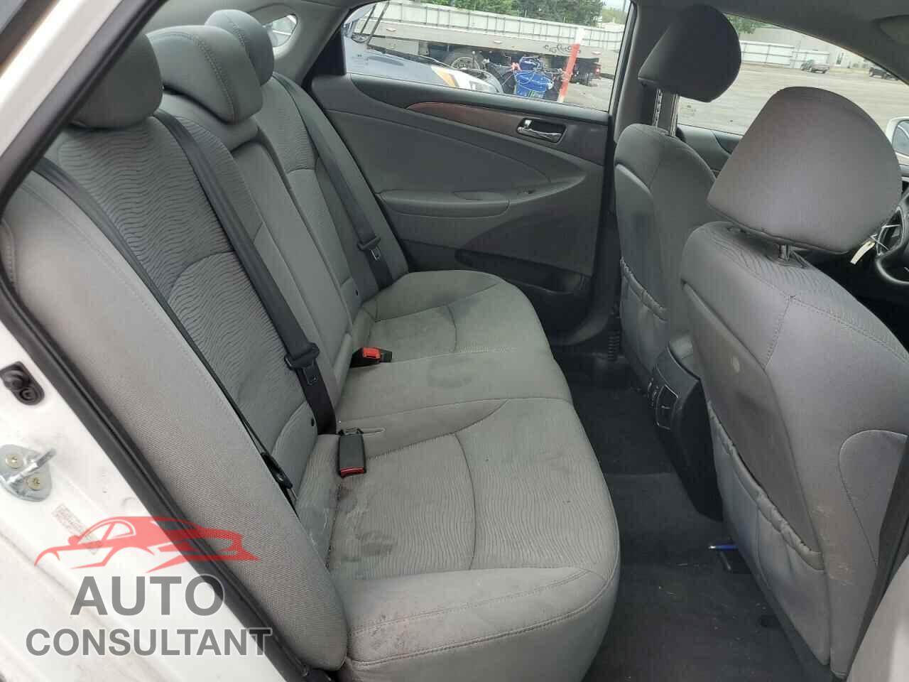 HYUNDAI SONATA 2012 - KMHEC4A46CA038493