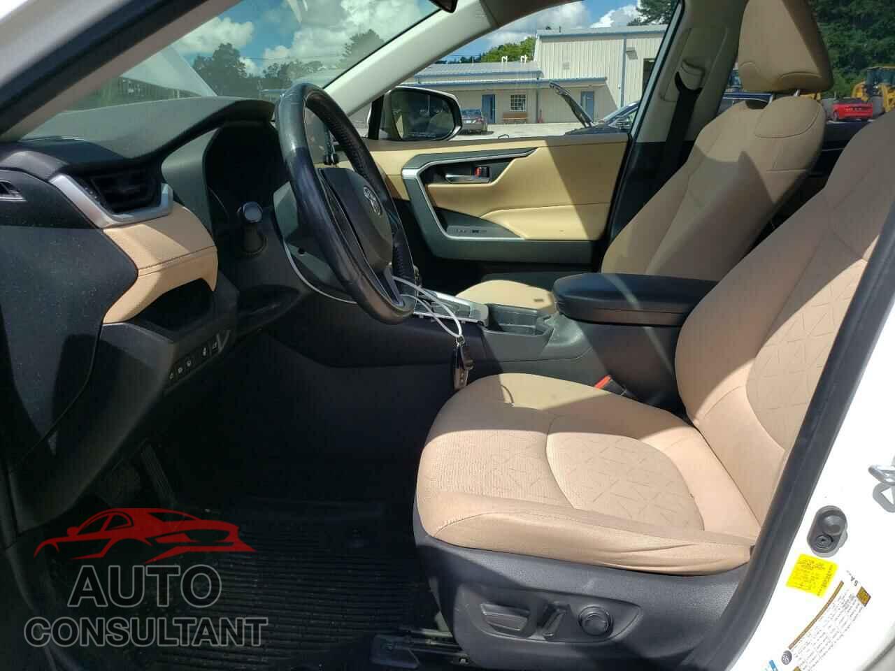 TOYOTA RAV4 2019 - JTMP1RFV0KD011014
