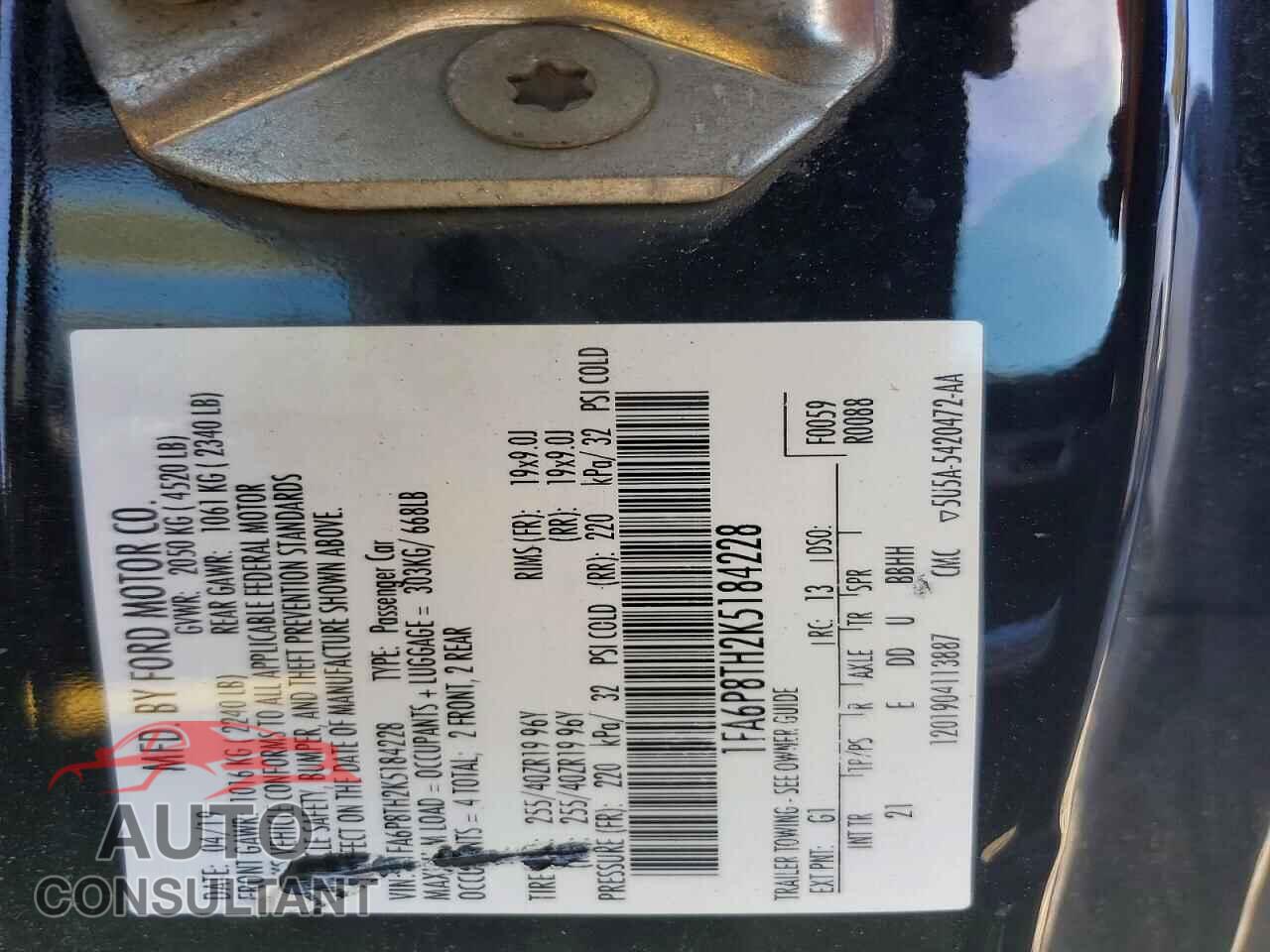 FORD MUSTANG 2019 - 1FA6P8TH2K5184228