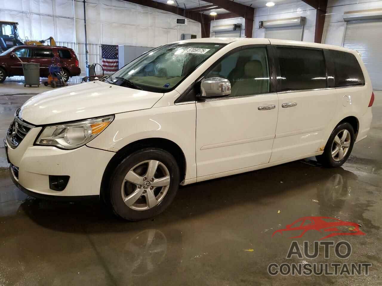 VOLKSWAGEN ROUTAN 2010 - 2V4RW3D13AR236844