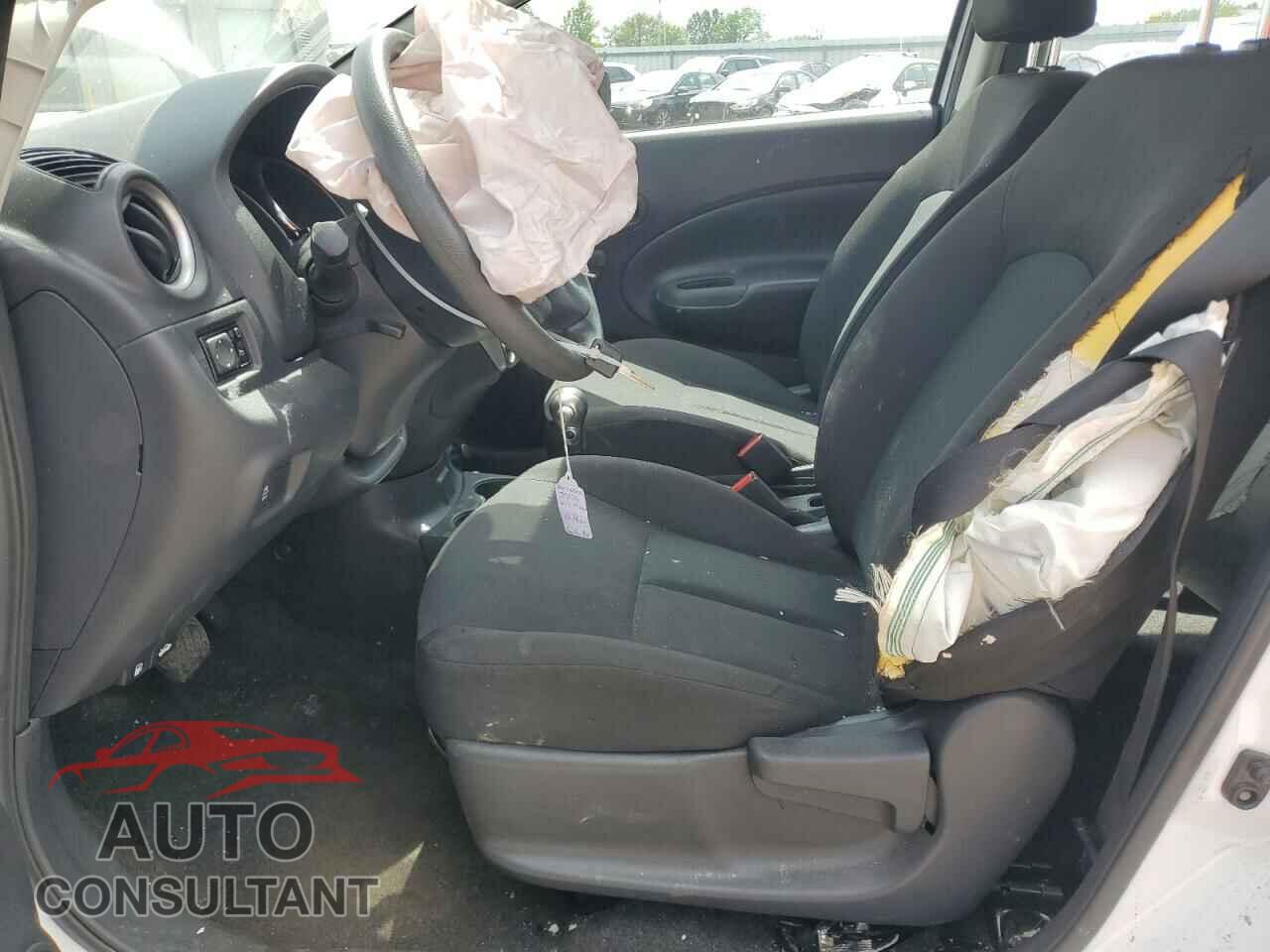 NISSAN VERSA 2017 - 3N1CE2CP1HL373780