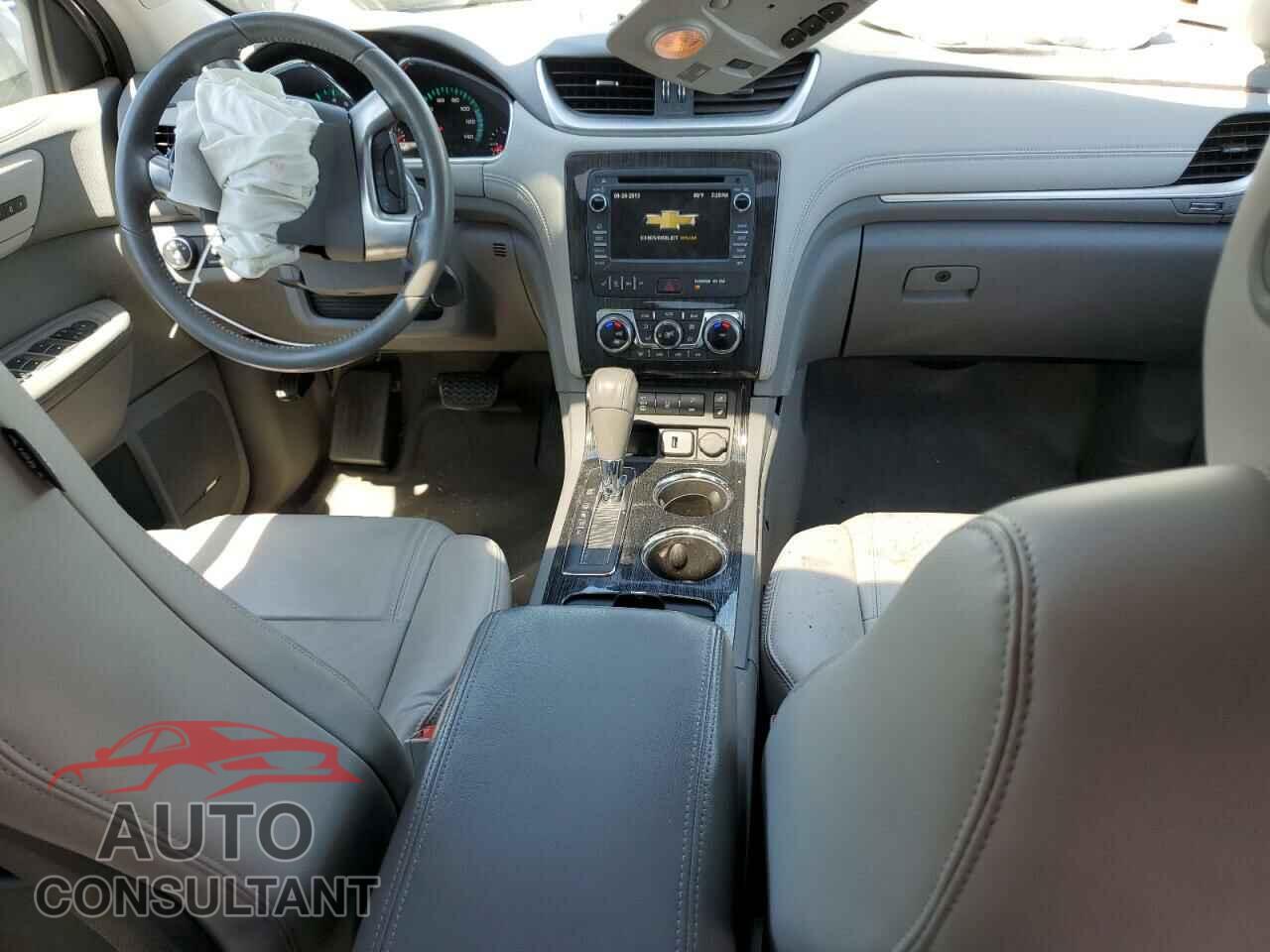 CHEVROLET TRAVERSE 2017 - 1GNKRHKD7HJ258574
