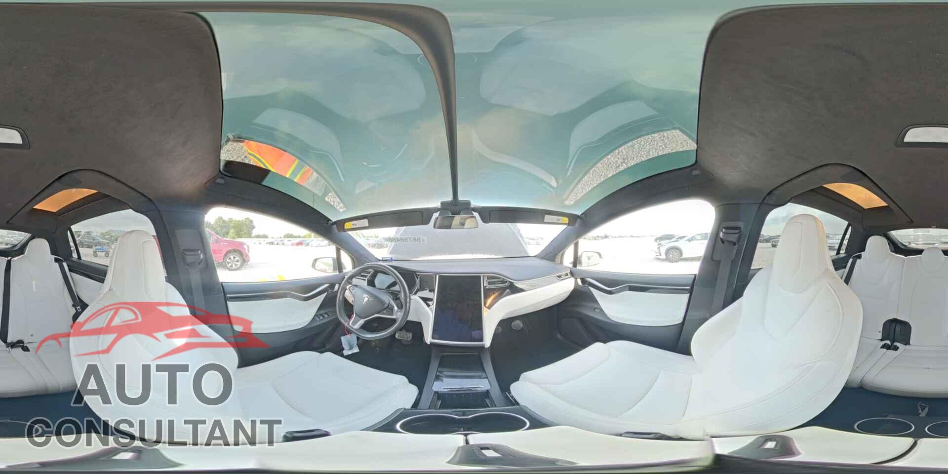 TESLA MODEL X 2018 - 5YJXCAE28JF092046