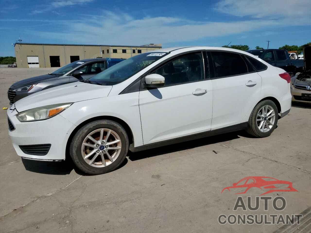 FORD FOCUS 2015 - 1FADP3F26FL243784