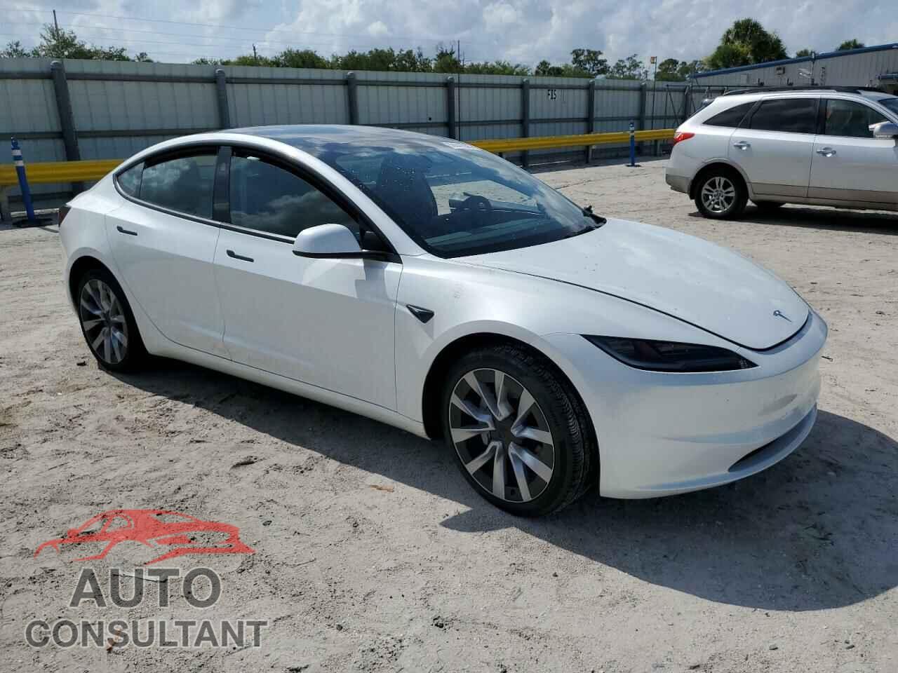 TESLA MODEL 3 2024 - 5YJ3E1EA2RF748978