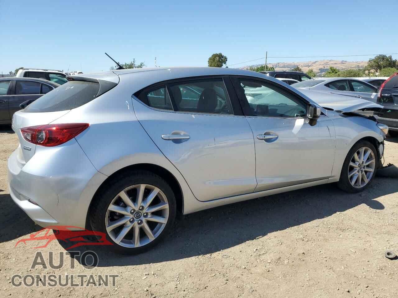 MAZDA 3 2017 - 3MZBN1L74HM137313