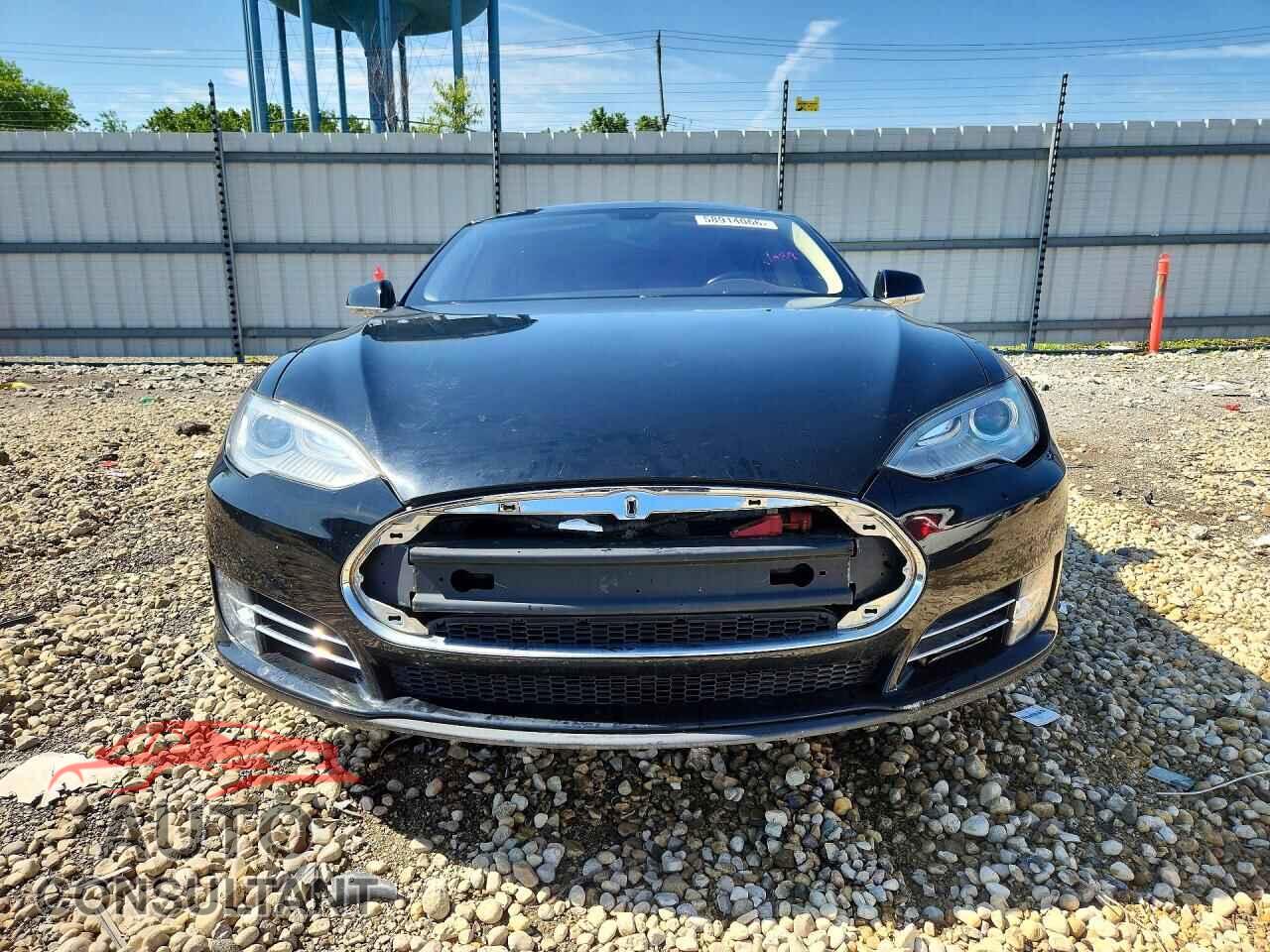 TESLA MODEL S 2013 - 5YJSA1BG5DFP03896