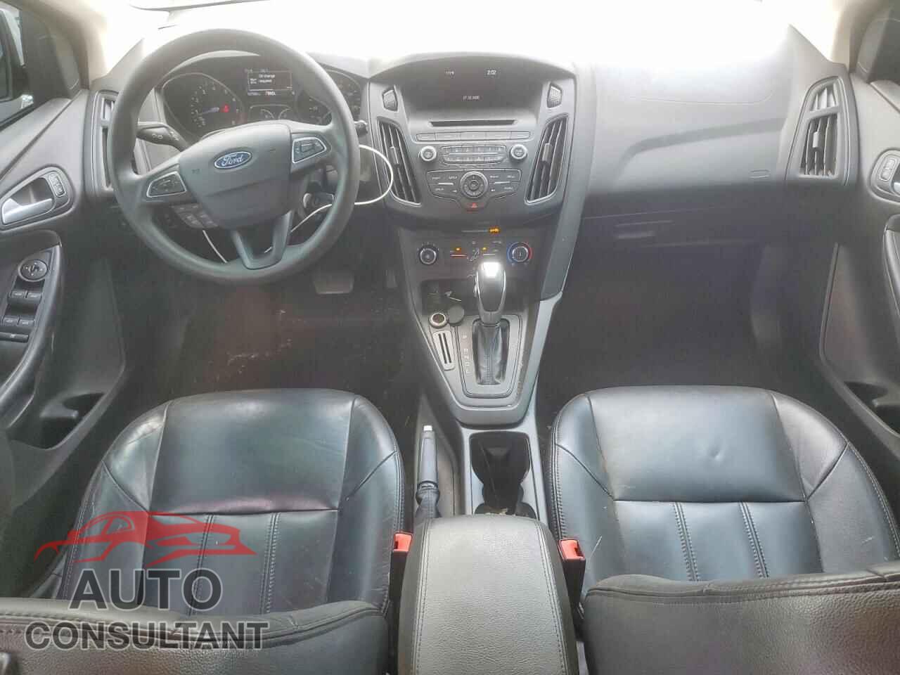 FORD FOCUS 2015 - 1FADP3K20FL311275