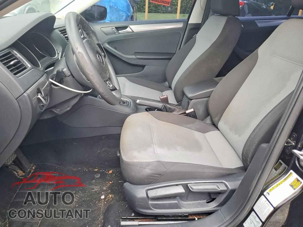 VOLKSWAGEN JETTA 2017 - 3VW2B7AJ4HM289988