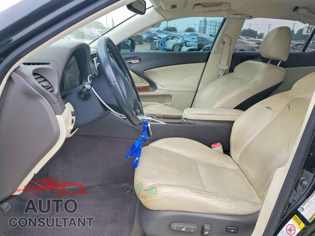 LEXUS IS 2010 - JTHBF5C20A5113337
