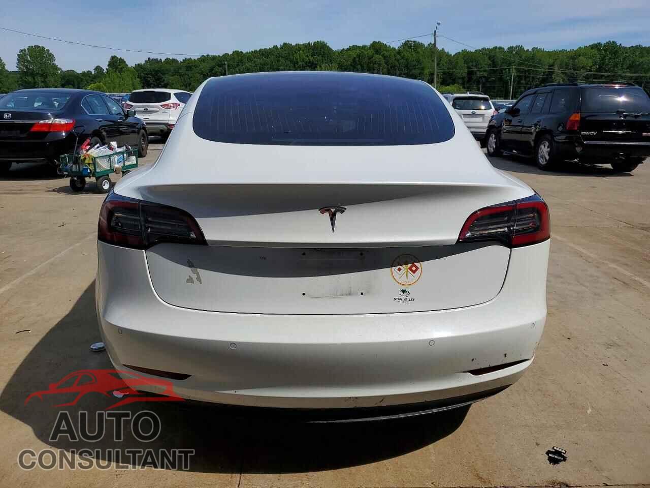 TESLA MODEL 3 2018 - 5YJ3E1EA5JF035206