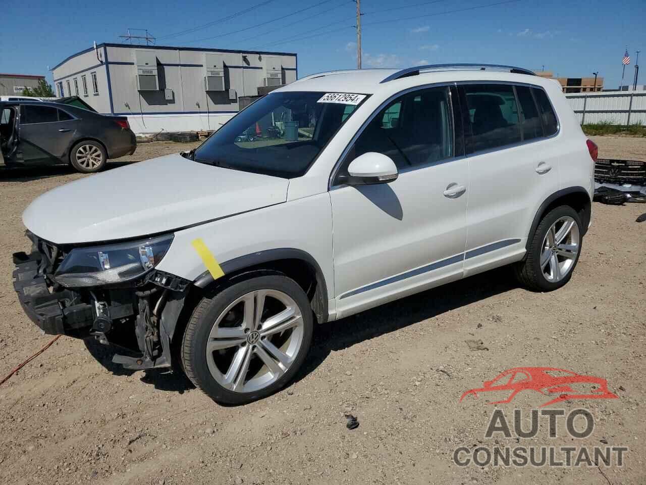 VOLKSWAGEN TIGUAN 2016 - WVGBV7AX3GW044544