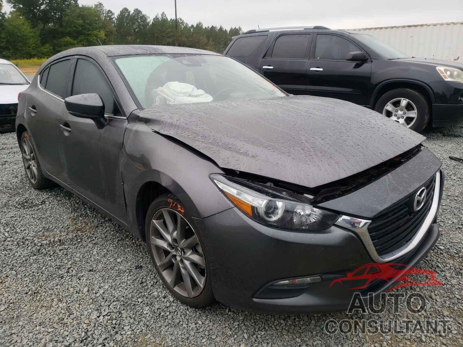 MAZDA 3 2018 - 3MZBN1L37JM205364