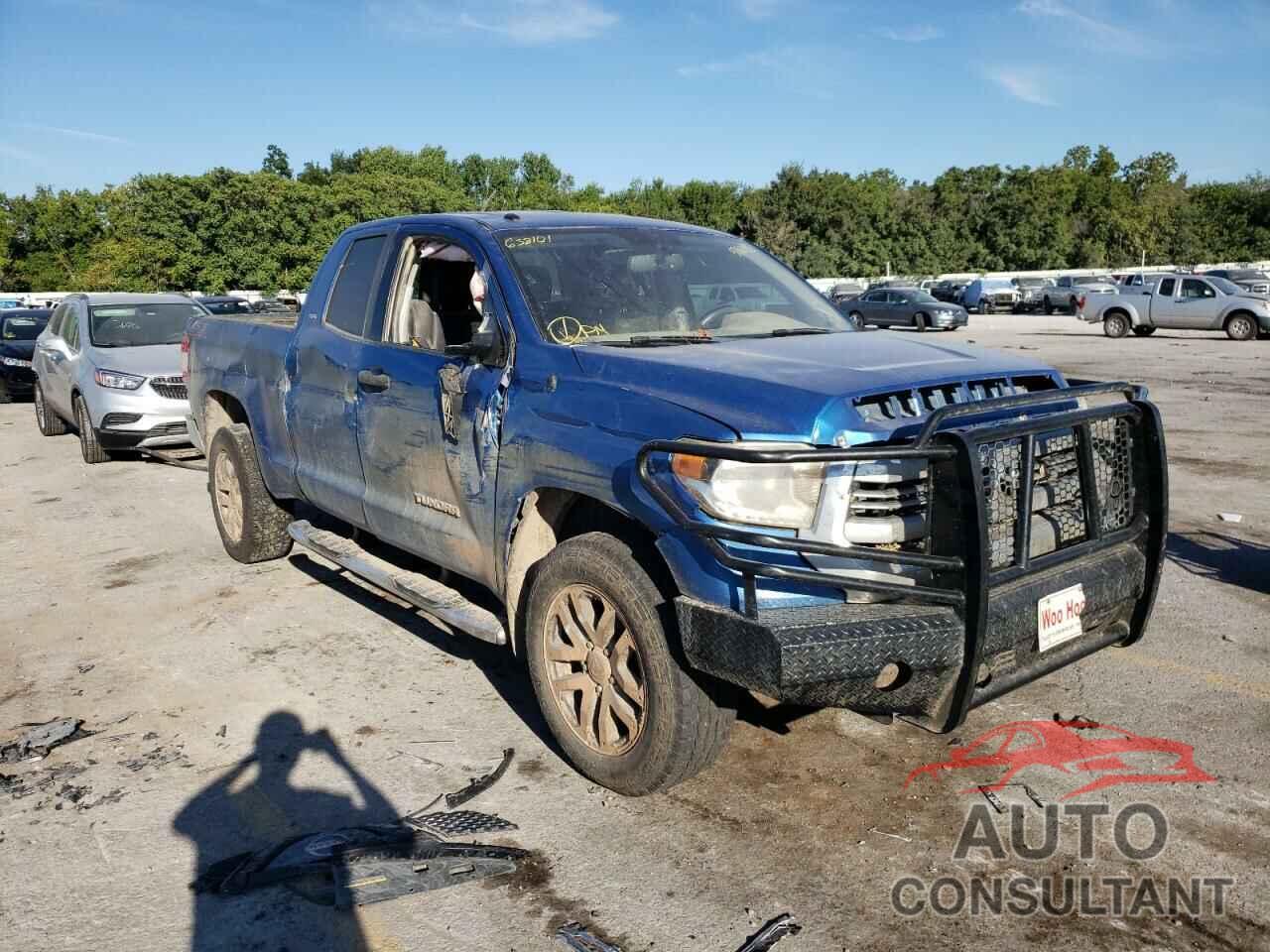 TOYOTA TUNDRA 2017 - 5TFUW5F15HX638101