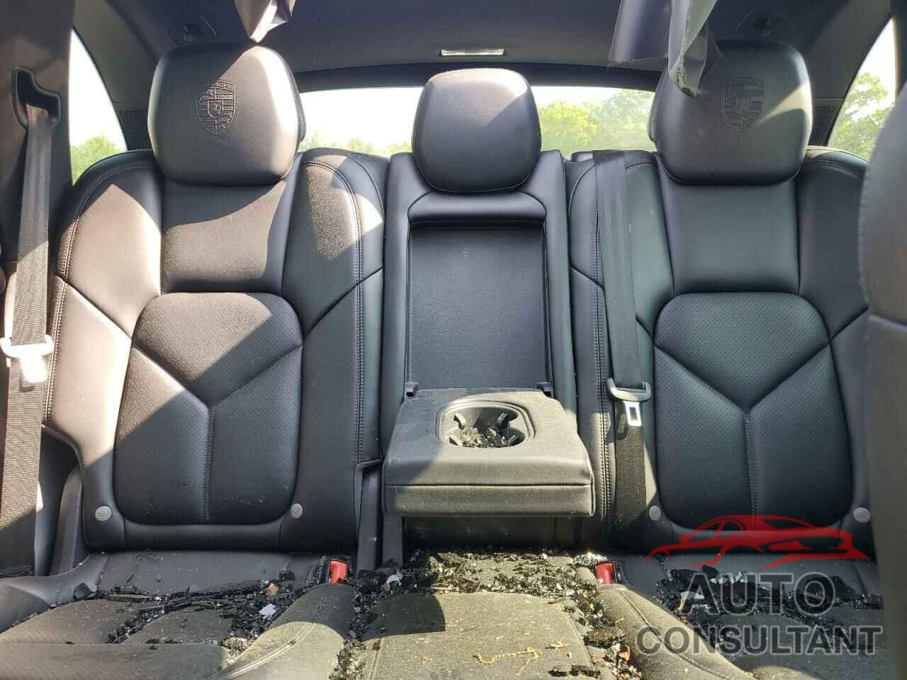 PORSCHE CAYENNE 2018 - WP1AA2A26JKA06824